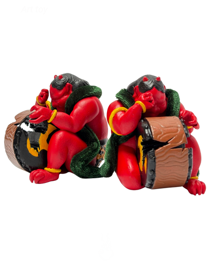 Figura modelada 3D, hechoa en resina impresa y terminados a mano, bufanda tejida.